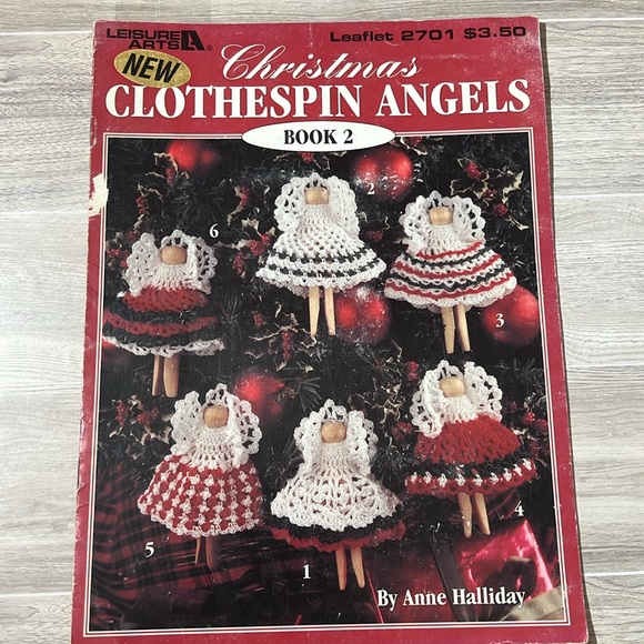 3 Vintage Christmas crochet patterns 90s craft clothes pin Leaflets - Picture 2 of 4